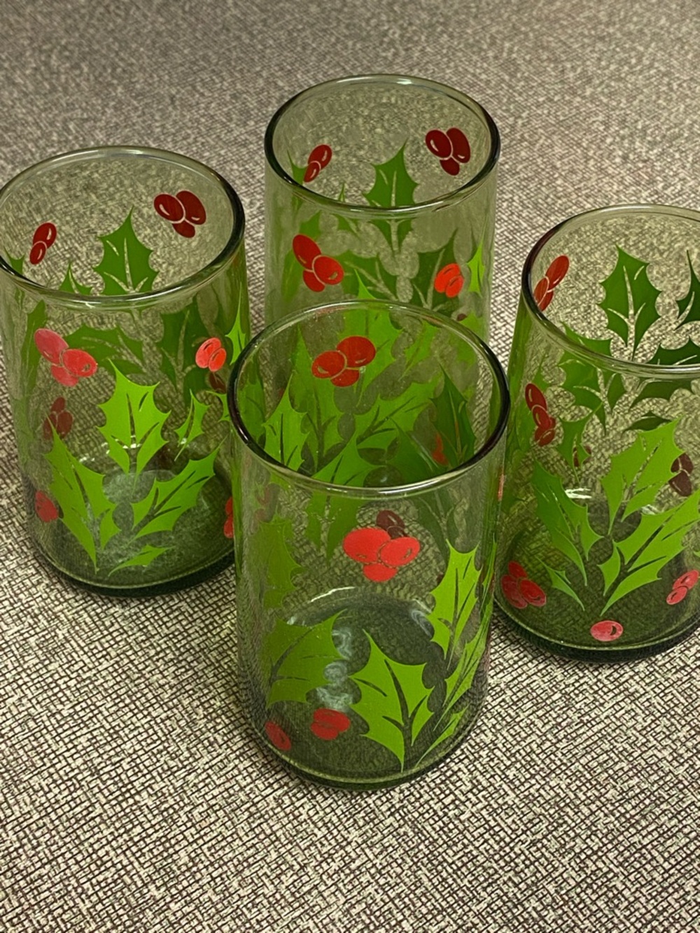 Vintage Christmas Holly Anchor Hocking Drinking Glasses 1970s green tumblers